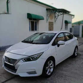 Nissan Versa 2020