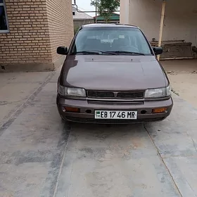 Mitsubishi Chariot 1992