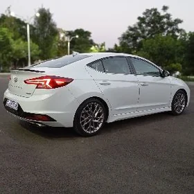 Hyundai Elantra 2020