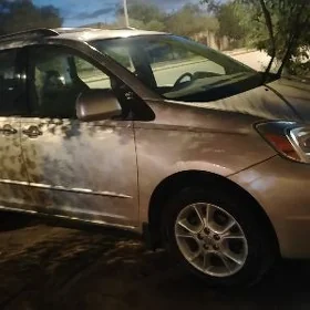 Toyota Sienna 2004