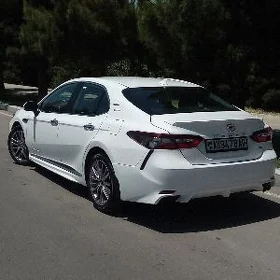 Toyota Camry 2021