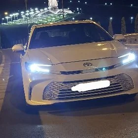 Toyota Camry Hybrid 2025