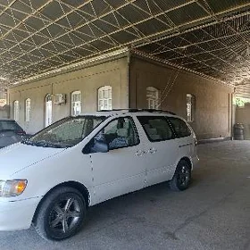 Toyota Sienna 2000