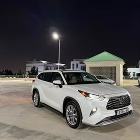 Toyota Highlander 2020