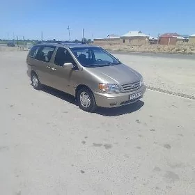Toyota Sienna 2000
