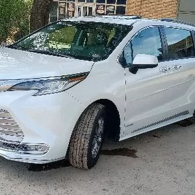 Toyota Sienna 2022