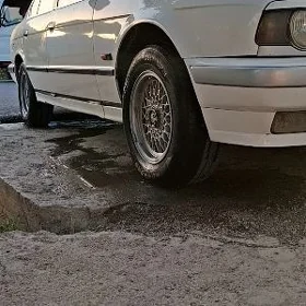 BMW 525 1990