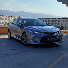 Toyota Camry 2019