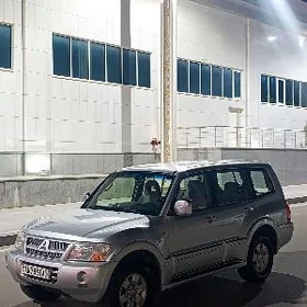 Mitsubishi Pajero 2003