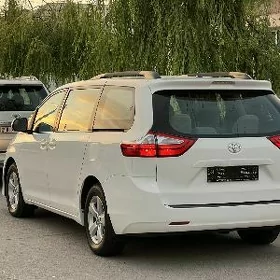 Toyota Sienna 2017