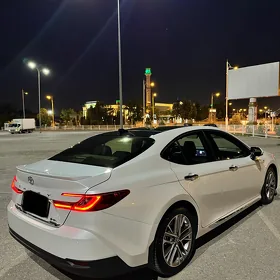 Toyota Camry 2025