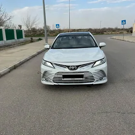 Toyota Camry 2020