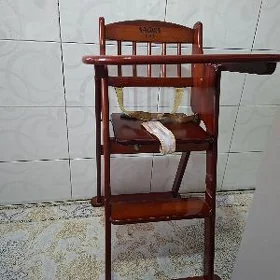 СТОЛ ДЛЯ КОРМЛЕНИЯ