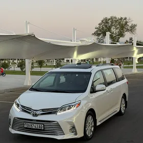 Toyota Sienna 2018
