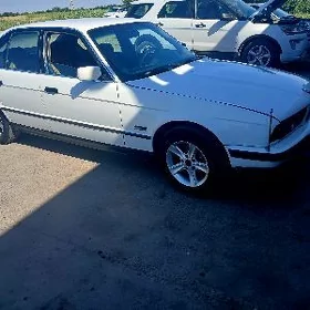 BMW E34 1990