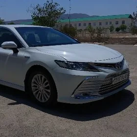 Toyota Camry 2021