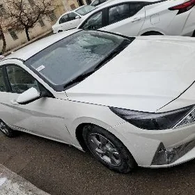 Hyundai Elantra 2021