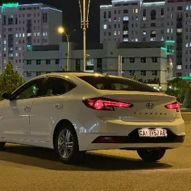Hyundai Elantra 2020