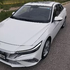 Hyundai Elantra 2025