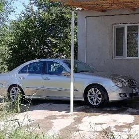 Mercedes-Benz E320 2003
