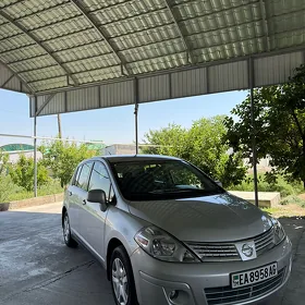 Nissan Versa 2011