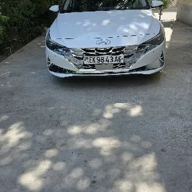 Hyundai Elantra 2022