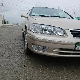 Toyota Camry 2000