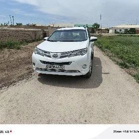 Toyota RAV4 2015