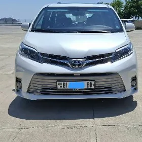 Toyota Sienna 2018