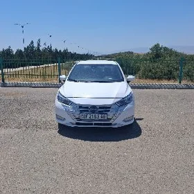 Nissan Versa 2023