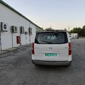 Hyundai H-1 2019