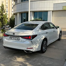 Lexus ES 350 2022