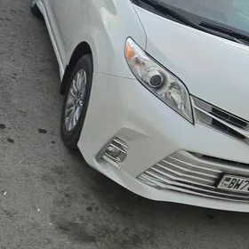 Toyota Sienna 2018