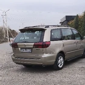 Toyota Sienna 2005