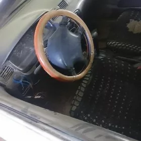 Nissan Sunny 2000