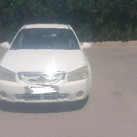 Kia Cerato 2005
