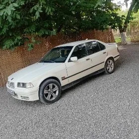 BMW 320 1993