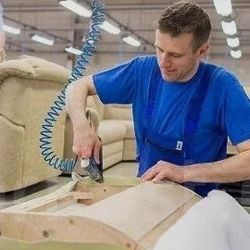 Работник Оббивщик мебели