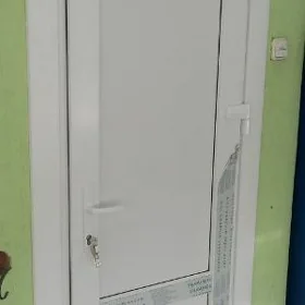 дверь