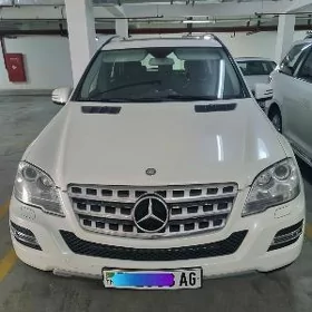 Mercedes-Benz ML500 2011