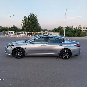 Lexus ES 350 2022
