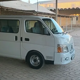 Nissan Urvan 2007