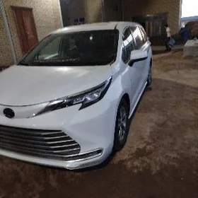 Toyota Sienna 2022