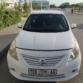 Nissan Versa 2013