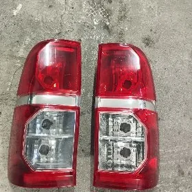 Hilux fara stopnik.
