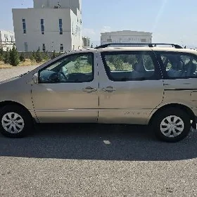 Toyota Sienna 2002
