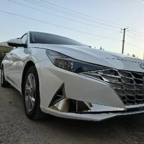 Hyundai Elantra 2022