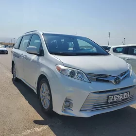 Toyota Sienna 2019