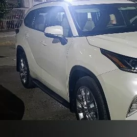 Toyota Highlander 2021