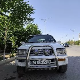 Nissan Pathfinder 1998